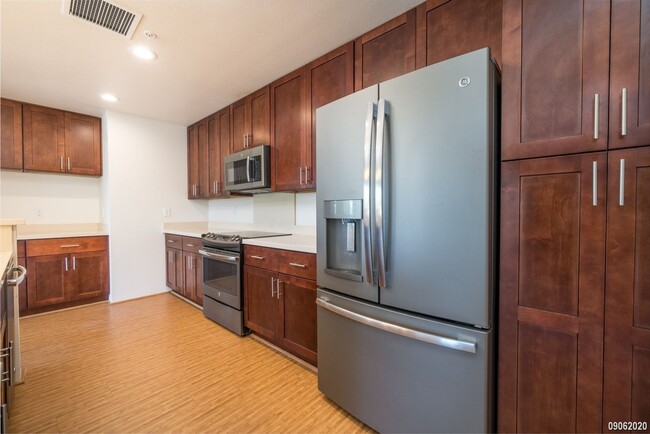 Building Photo - Ka Malanai 3-bedroom 2-bath Corner Unit in...