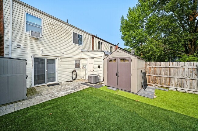 Building Photo - 3244 Yorkborough Way