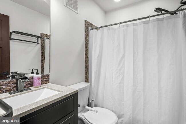 Building Photo - 3743 8th St