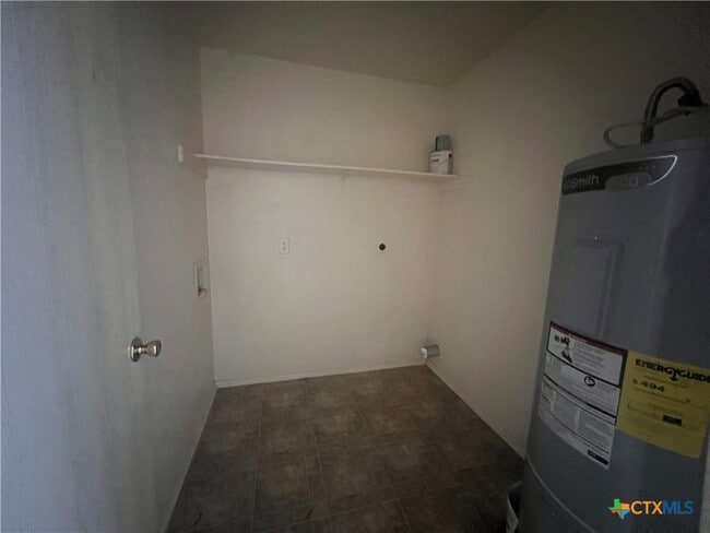 Building Photo - 4200 Alan Kent Dr