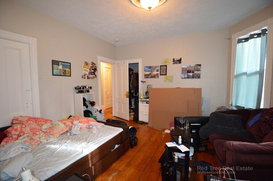 Building Photo - 17 Eldora St