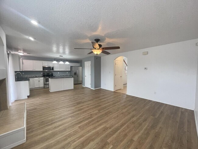 Building Photo - 5555 Mansfield Pl NW