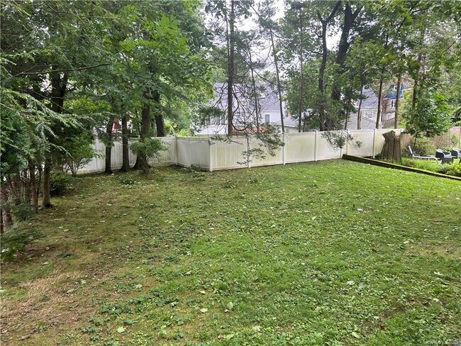 Building Photo - 260 5th St