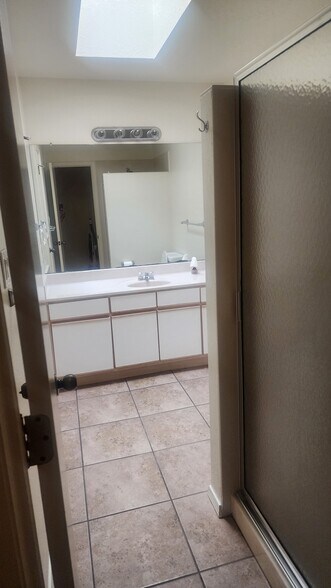 bathroom 2 - 7212 Bobwhite Ln NE
