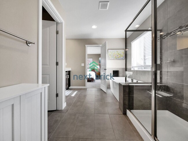 Building Photo - Gorgeous 3 Bed & 2.5 Bath Single Family House For Rent!