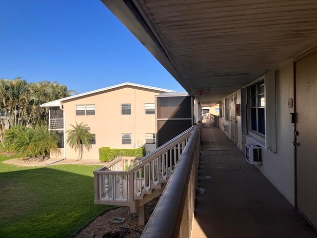 Building Photo - 259 Sheffield K