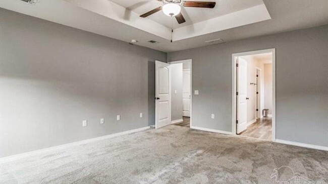 Building Photo - 5544 Peach Dr