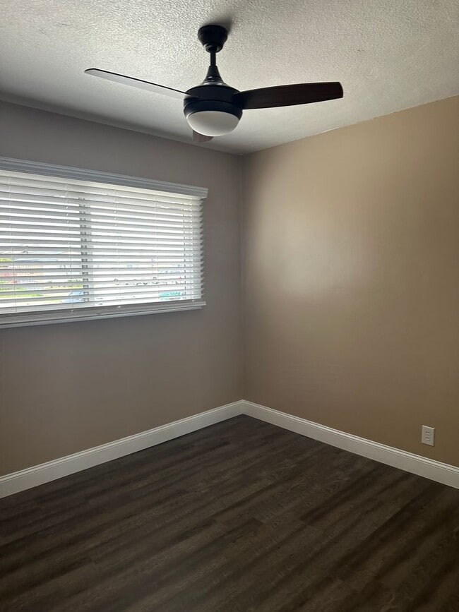 Building Photo - 3135 Courtney Dr