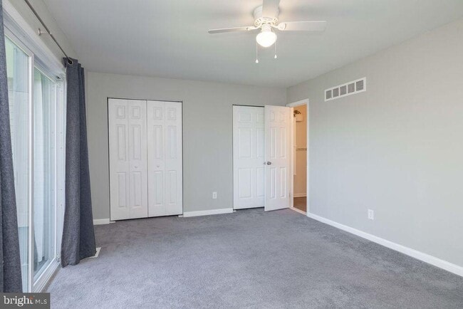 Building Photo - 3206 Emerald Pl