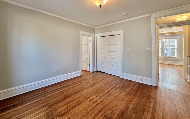 Building Photo - 107 W Geer St