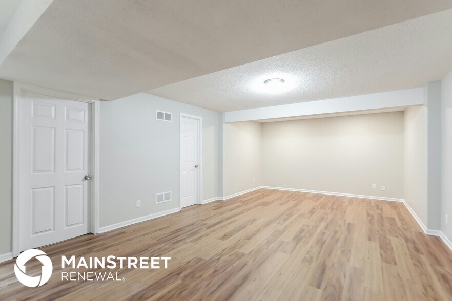Building Photo - 406 S Huntington Dr