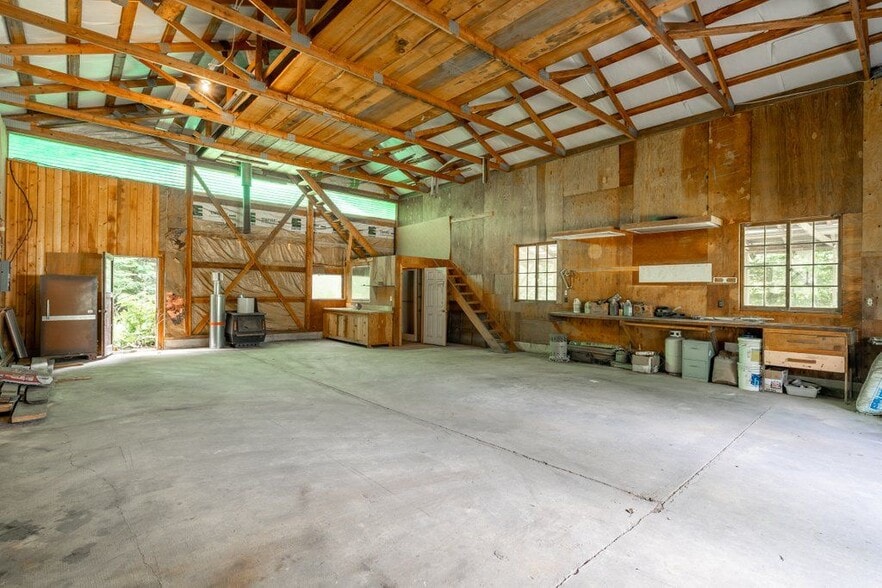 Building Photo - 10614 Dufort Rd