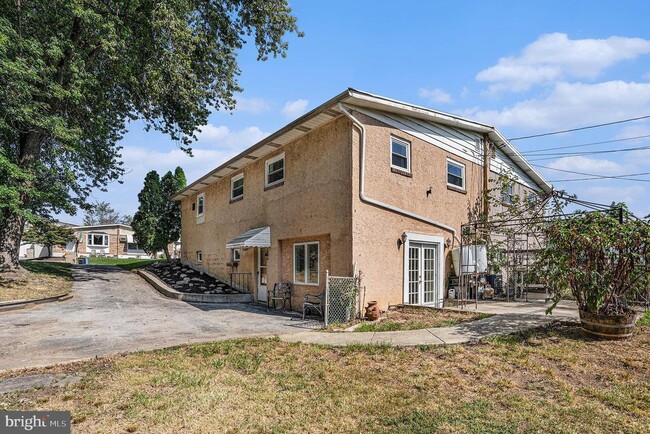 Building Photo - 535 Palmer Rd