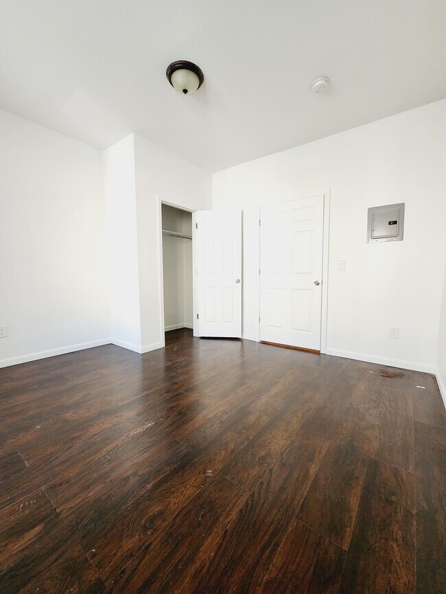 Building Photo - 117 Wilkinson Ave