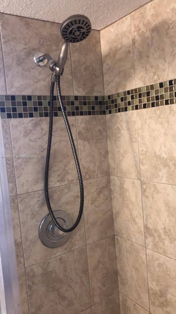 Building Photo - 104 Gardens Dr