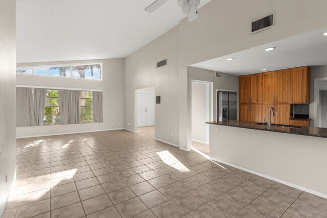 Building Photo - Waterfront 3 Bedroom in Yacht Club Estates