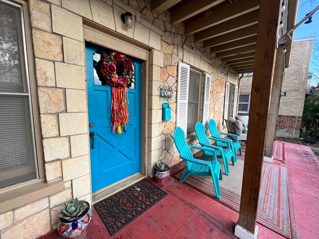Front porch - 417 Club Dr