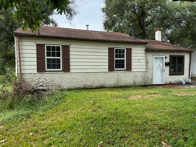 Building Photo - 1110 Richard Dr