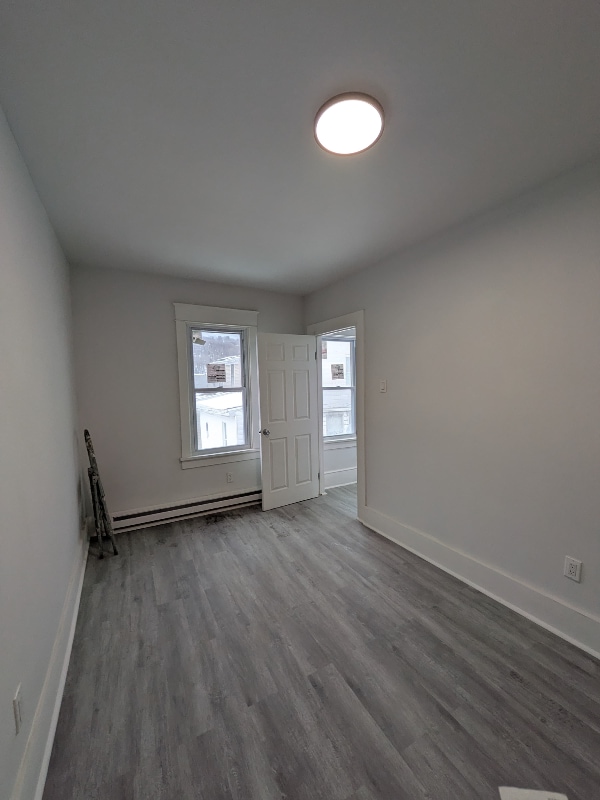 Building Photo - 307 W Centre St