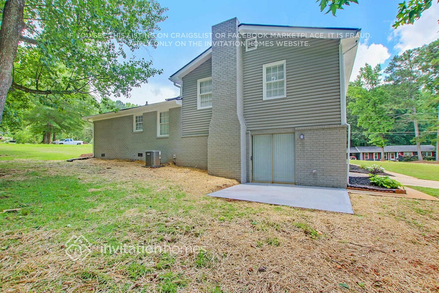 Building Photo - 3811 Sherwood Dr