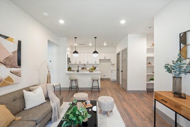 Building Photo - 2450 Wickersham Ln