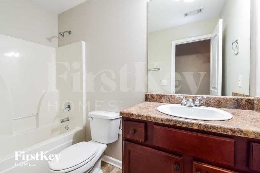 Building Photo - 6303 Spring Cove Dr