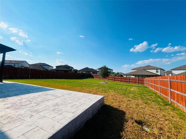 Building Photo - 15220 Holloway Dr