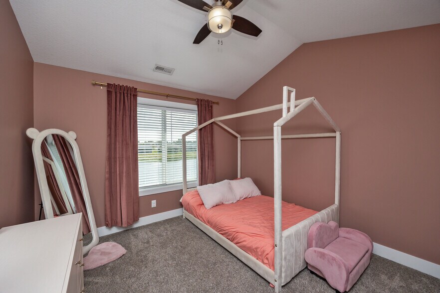 Building Photo - 9440 Rushbrook Dr