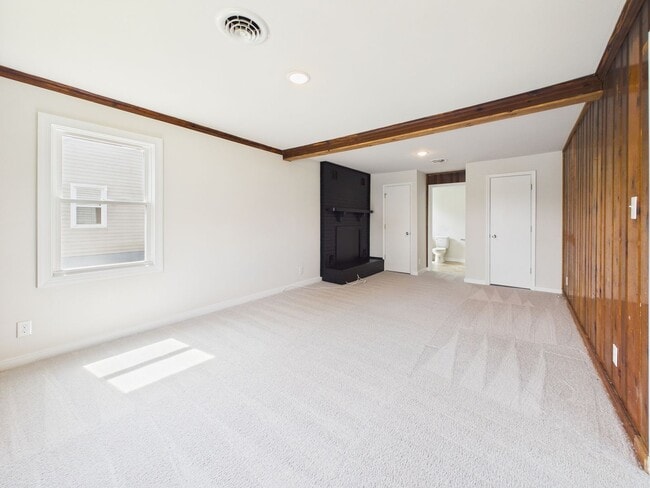 Building Photo - 1706 Catalina Dr