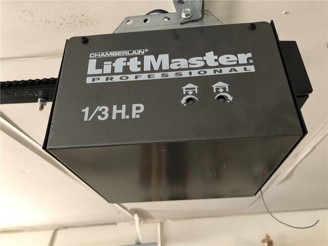 Building Photo - 1321 Piney Creek Ln