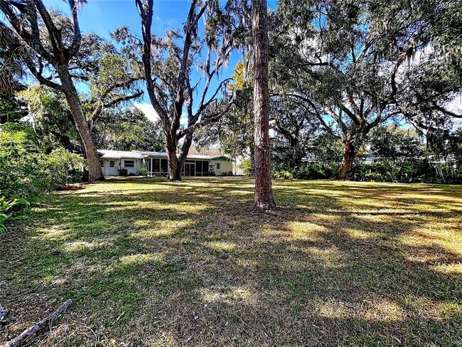 Building Photo - 1601 Riverhills Dr