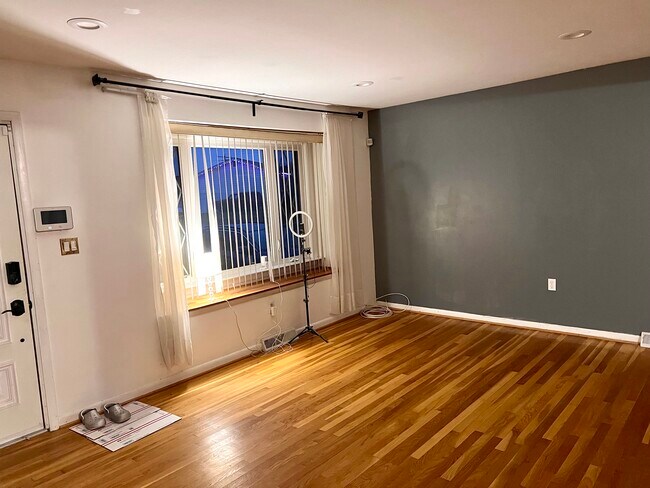 Building Photo - 5941 Daybreak Ter