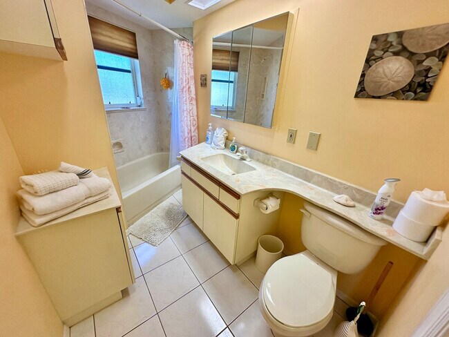 Building Photo - 2055 Nettles Blvd