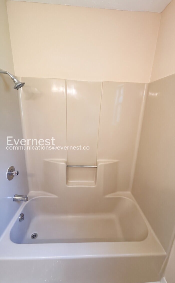 Building Photo - 1710 Ichabod Ln