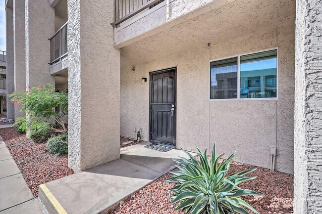 Building Photo - 7474 E Earll Dr