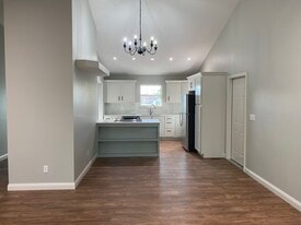 Building Photo - 2930 E Shetland Dr