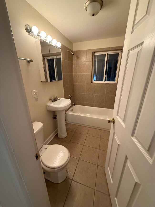 Building Photo - Residences At Ridge (6424)