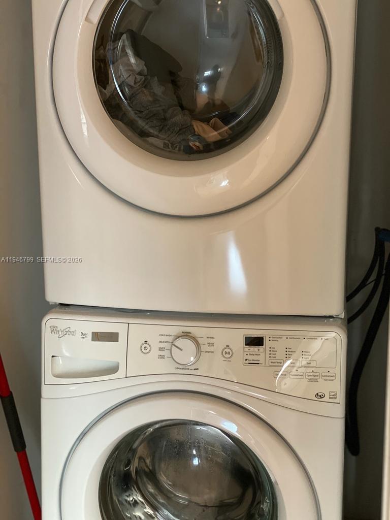 Building Photo - 68 SE 6th St