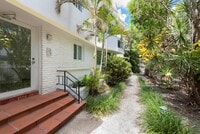 Building Photo - 6941 Bay Dr
