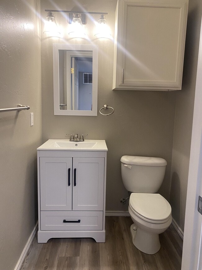 Building Photo - 1230 12th Ave SE