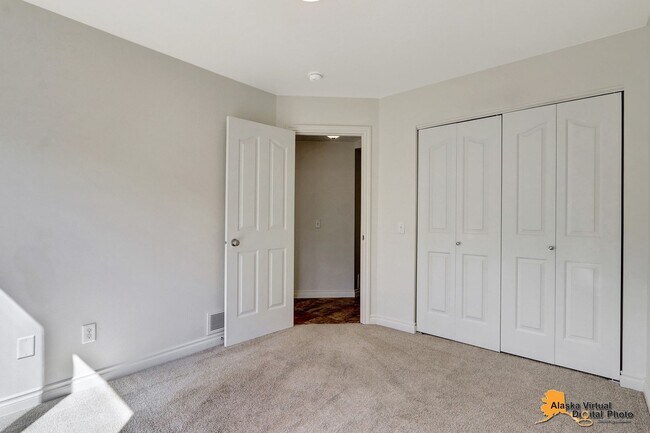 Building Photo - 6214 Ophir Dr