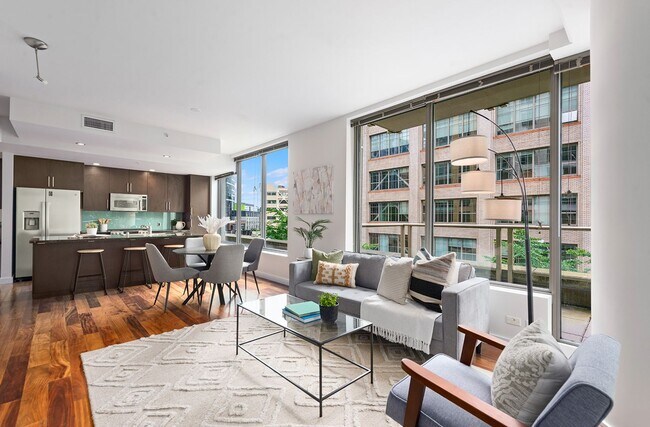 Building Photo - Bright Corner 1Bed/1Bath Condo in the Heart of Downtown Seattle!