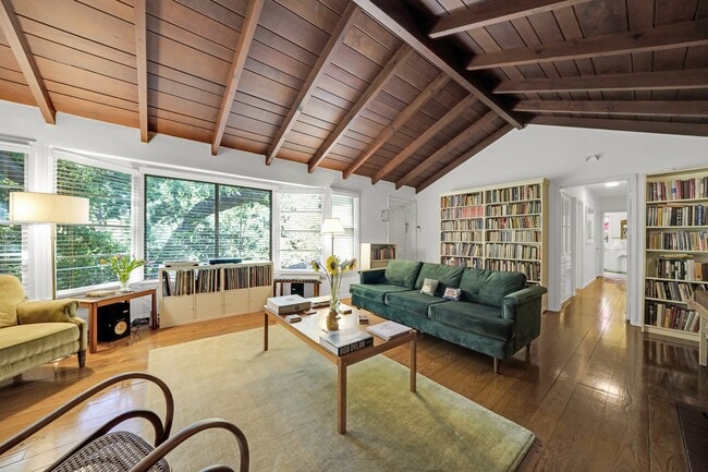 Building Photo - 7503 Willow Glen Rd