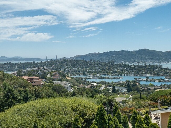 Building Photo - 4BR/2.5BA 3,274sqft! STUNNING GG VIEWS!!! Yard! Spa! 4 Car Parking! Pet! PROGRESSIVE