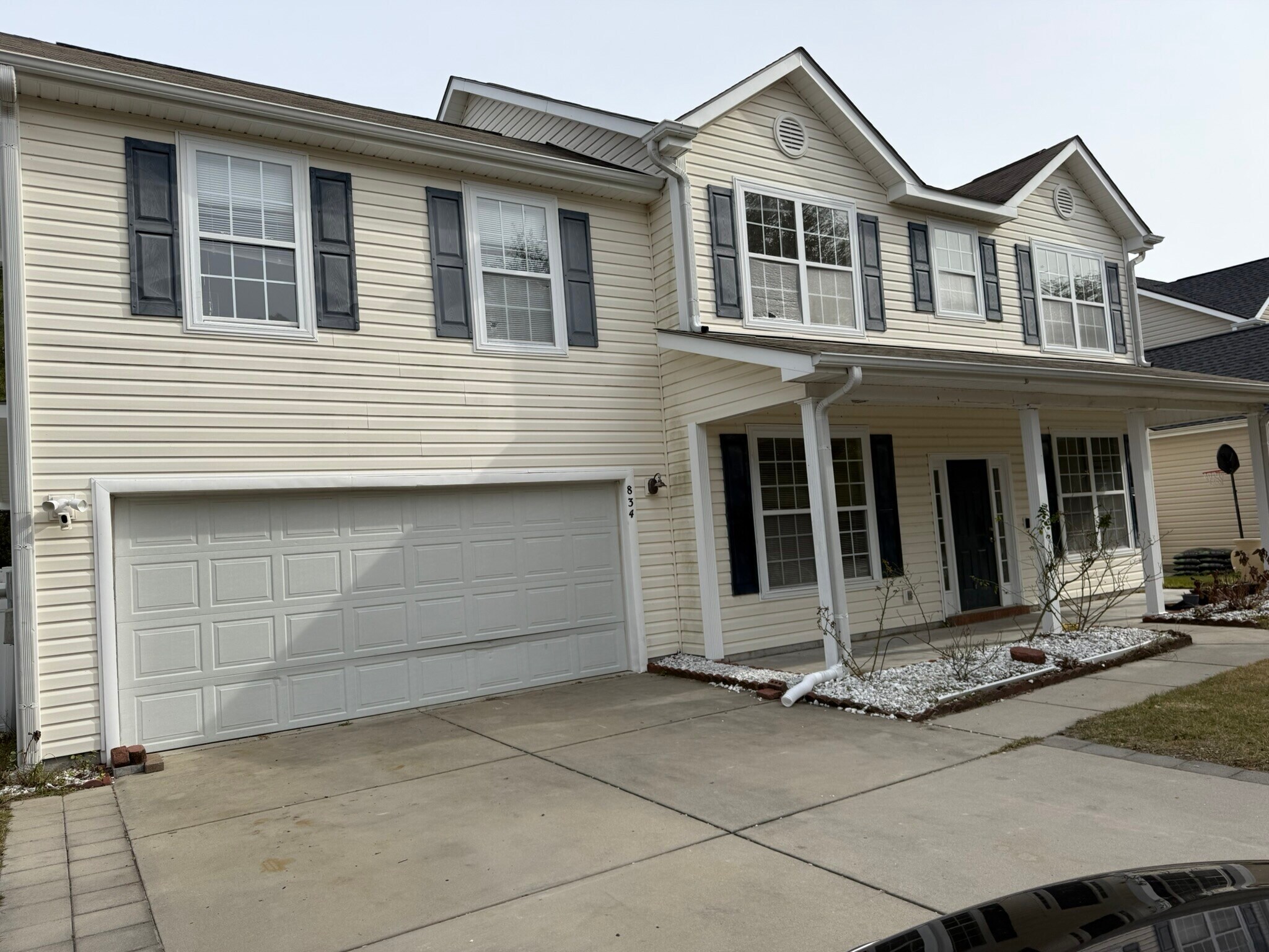 Building Photo - 834 Indianola Ct