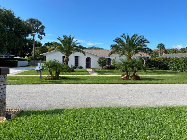 Building Photo - 5550 NW 61st St