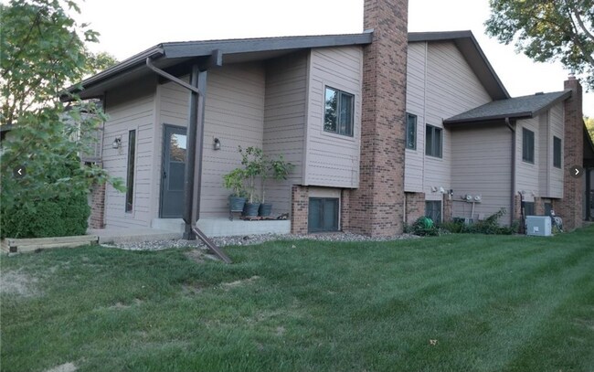 Side Unit, Lots of sun - 14639 Hampshire Pl