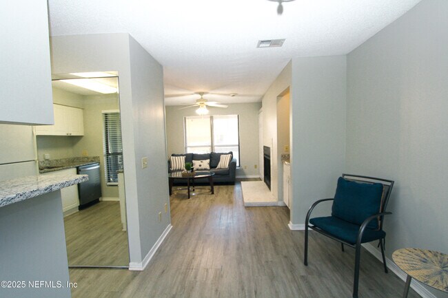 Building Photo - 10200 Belle Rive Blvd