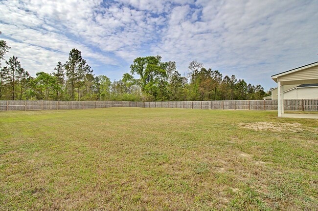 Building Photo - 18 Sunflower Cir NE