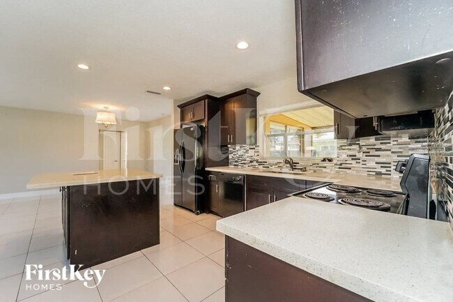 Building Photo - 7520 Coral Blvd